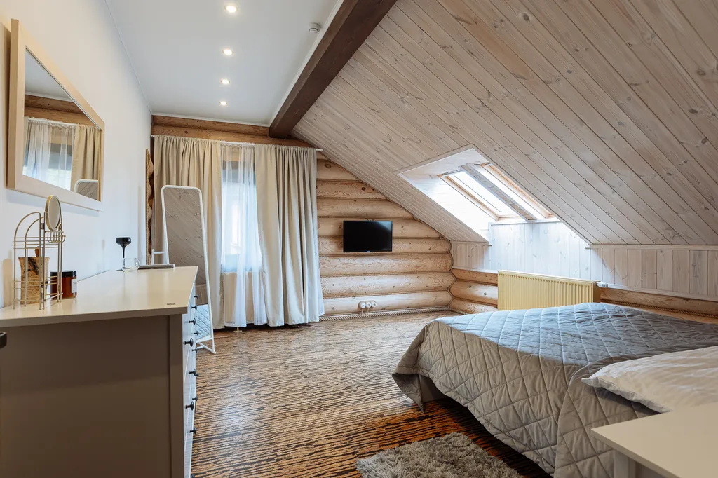 Шикарный дом из сруба с баней и бассейном