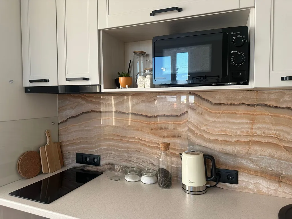 Стильная студия в доме комфорт класса с шикарным видом