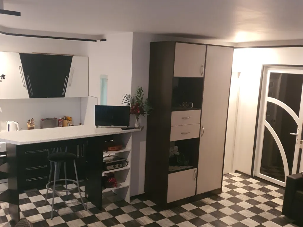 Квартира студия в центре города — аренда посуточно в Таганрог