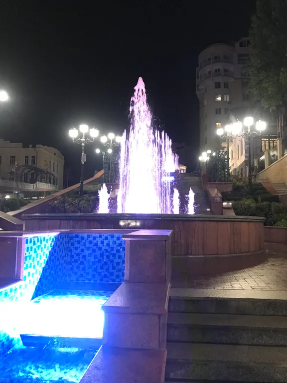 Рядом с парком и минеральной водой