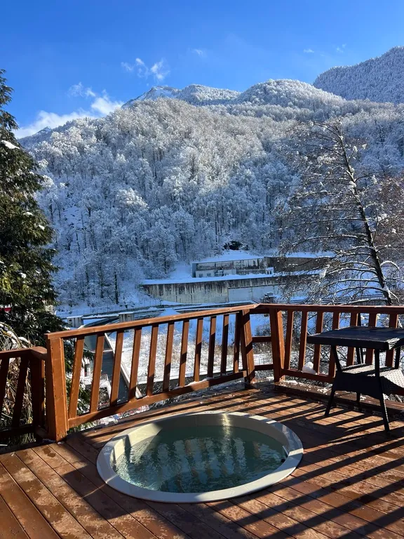 Дом у реки с видом на горы с купелью и баней