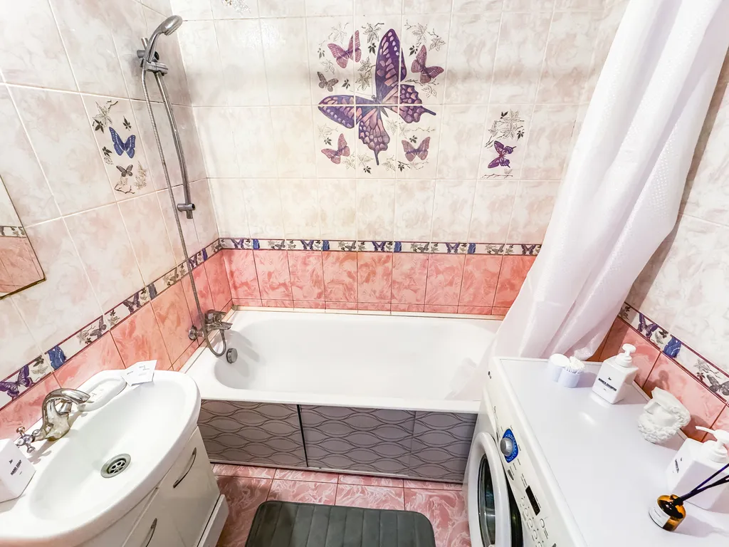 Квартира Просторная квартира с современным дизайном и мягкой мебелью — Лобня