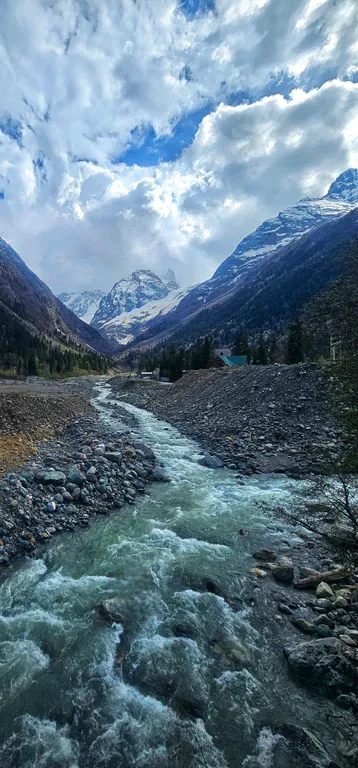 Уютный коттедж с видом на лучшее ущелье