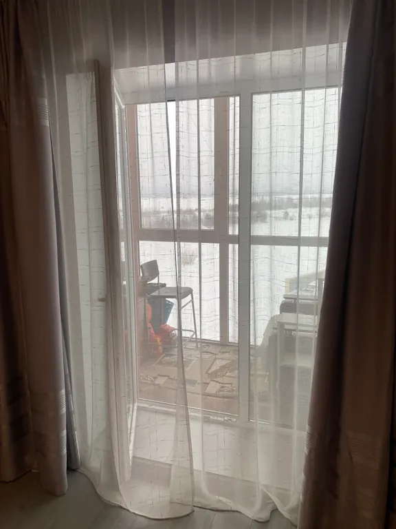 Хорошая, светлая  квартира в современном районе на берегу озера