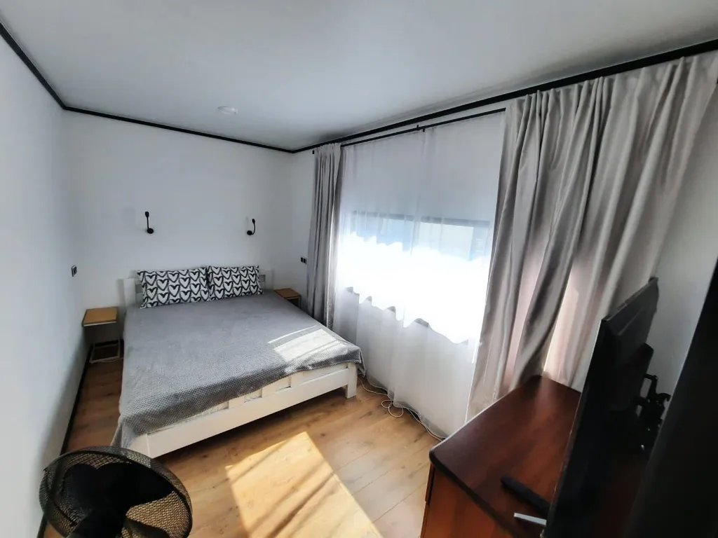 Шикарный коттедж из экологически чистого материала — аренда посуточно в Уютное