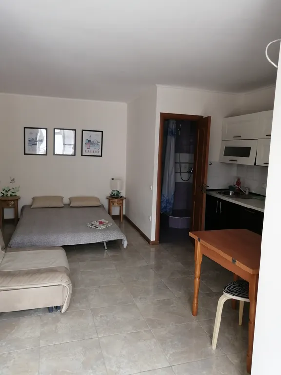 Отдельный номер с кухней возле моря