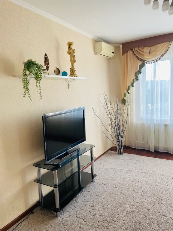 3-комнатная 8-миместная квартира в центре левобережья