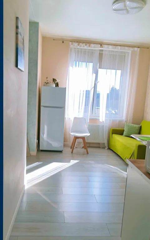 Уютная большая студия с балконом