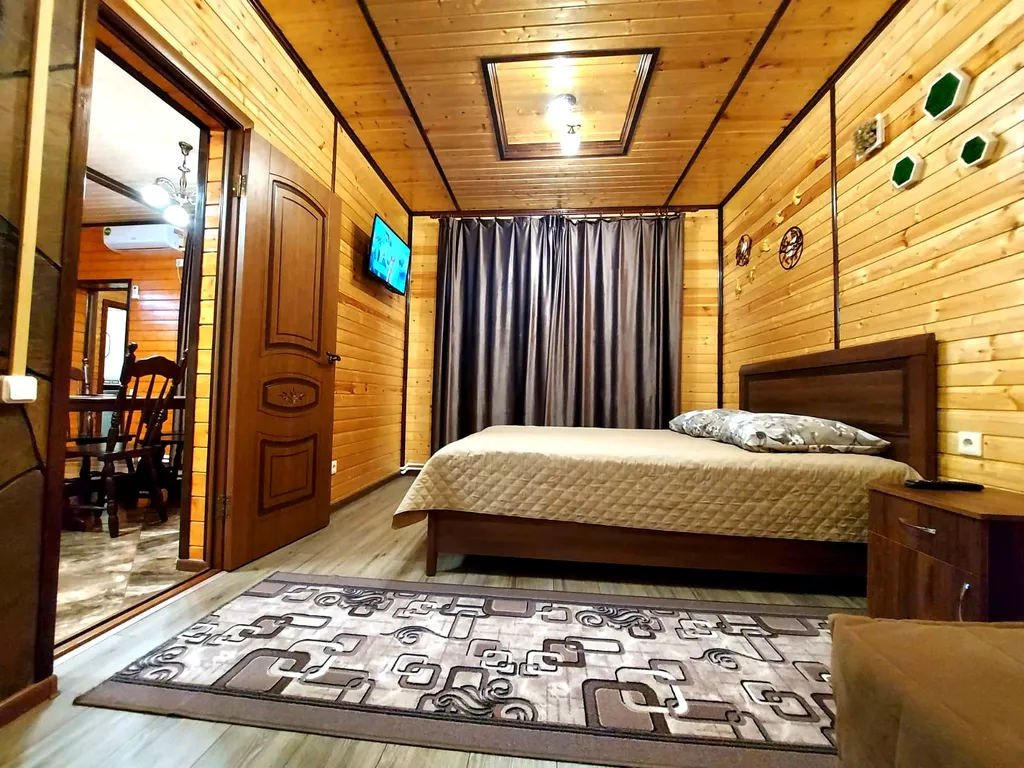 Домик на берегу реки Белая