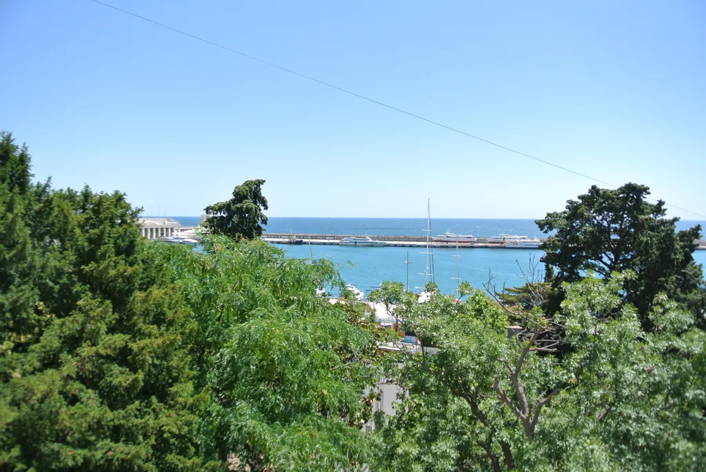 Апартаменты на первой линии