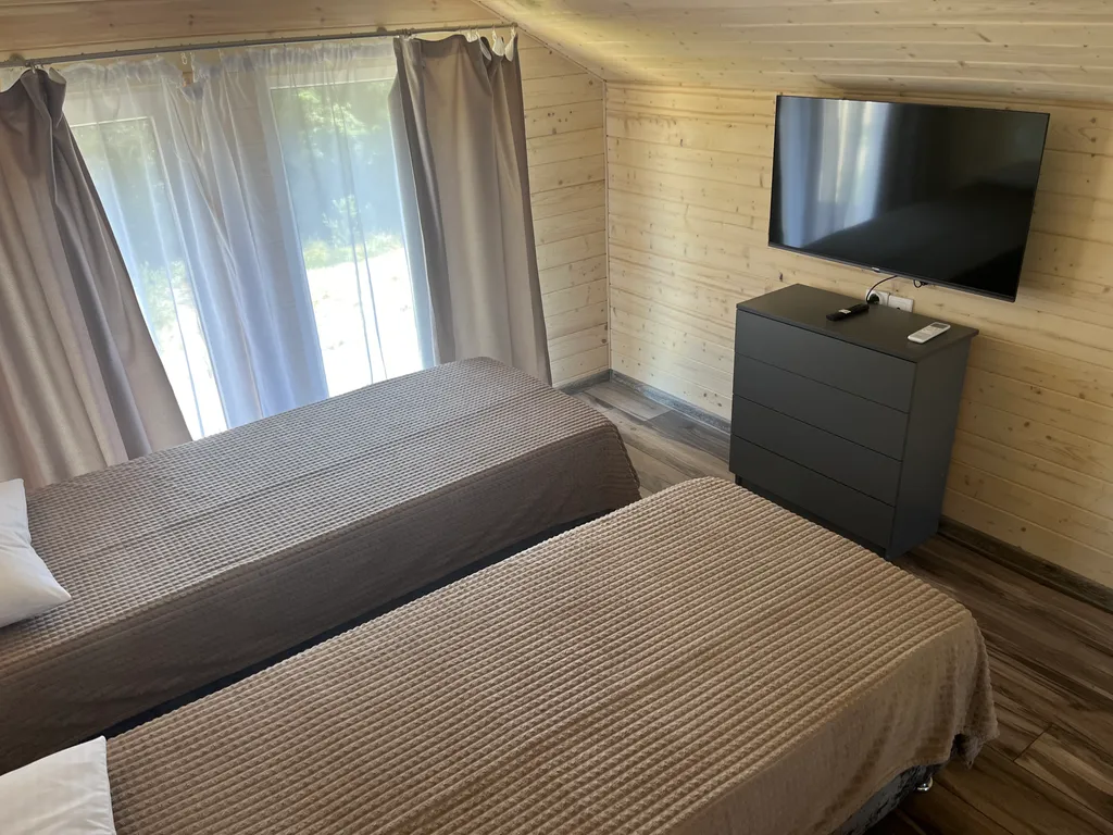 Уютный домик с бассейном для летнего отдыха