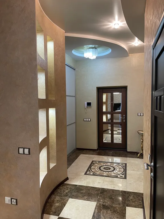 Элитная квартира с джакузи и прекрасным видом на город в самом центре