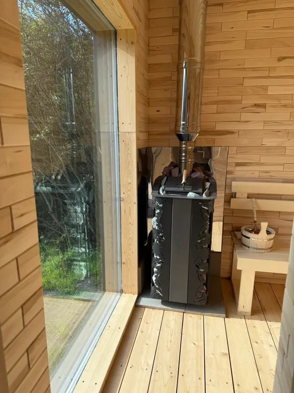 Коттедж с чаном и сауной в черте города