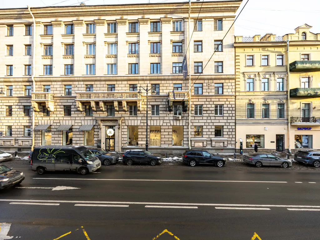 Светлая квартира на Ропшинской