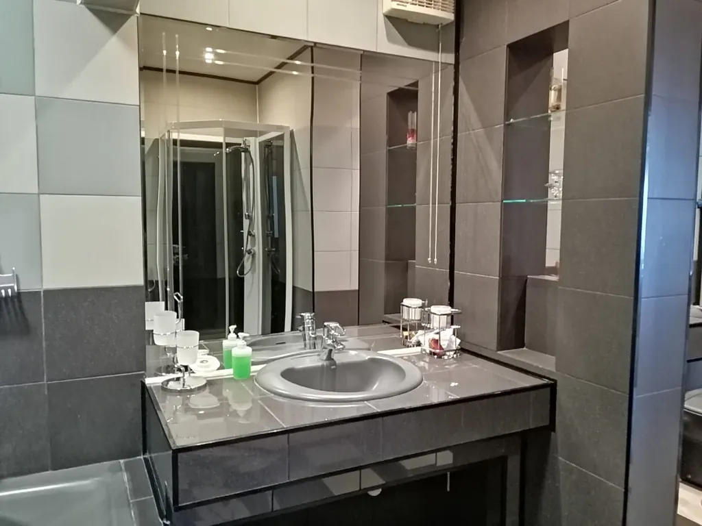 4-комнатная Квартира