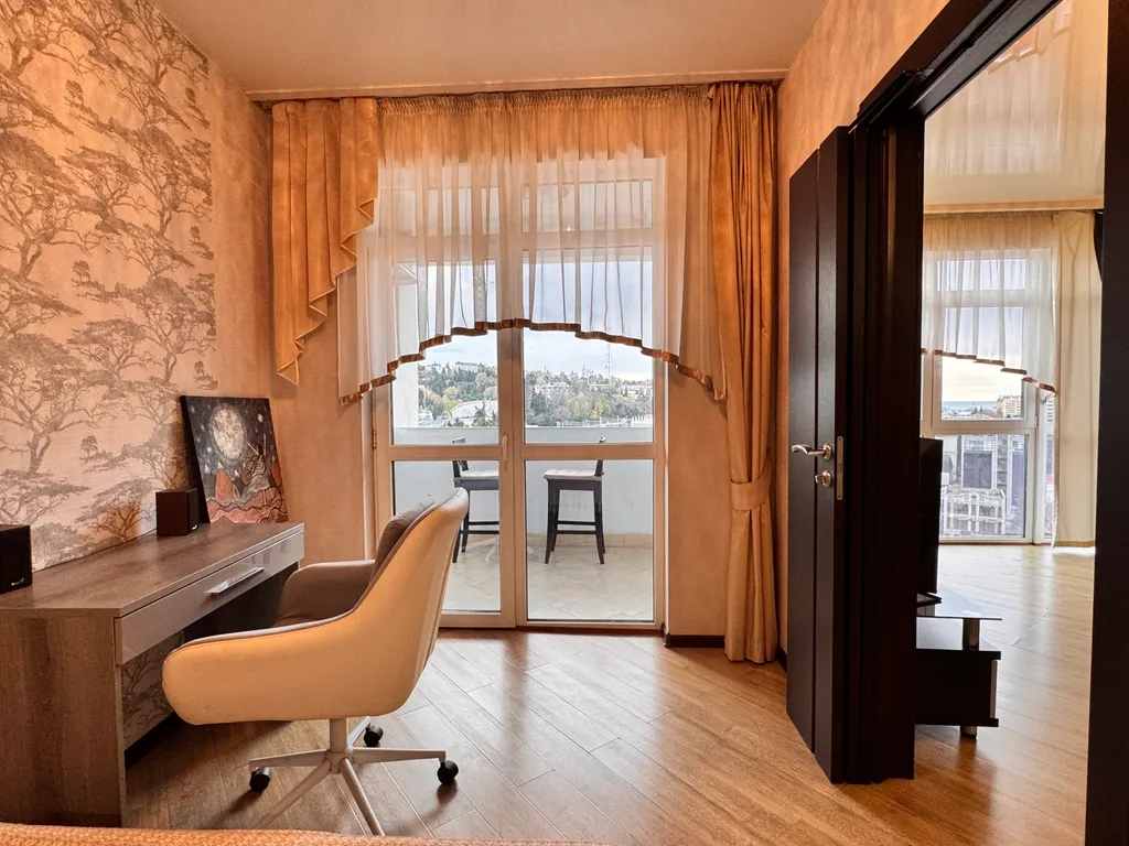 Квартира в центре с видом на морской порт