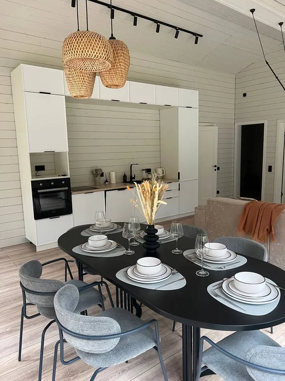 Современный дом в лесу