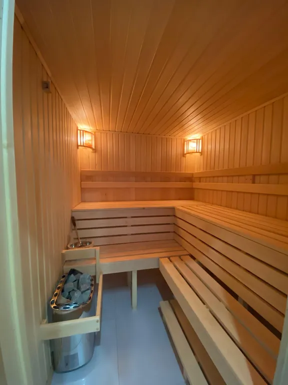 Коттедж Перламутр с сауной и 4 спальнями