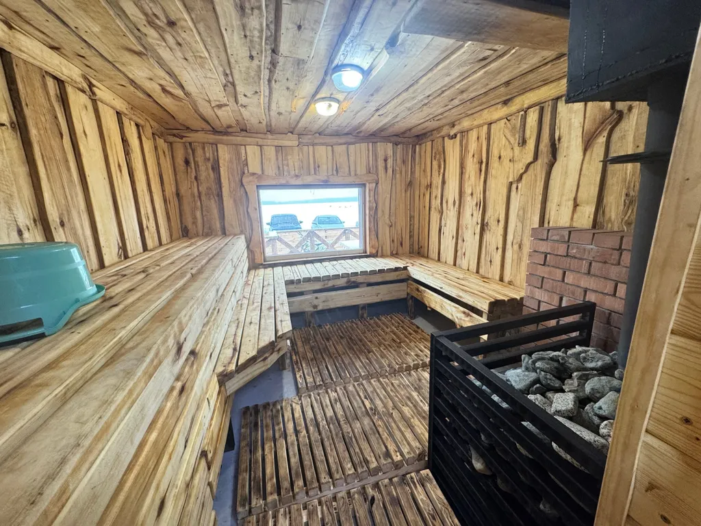 Дом 70m2 — чан, кухня, вид на озеро