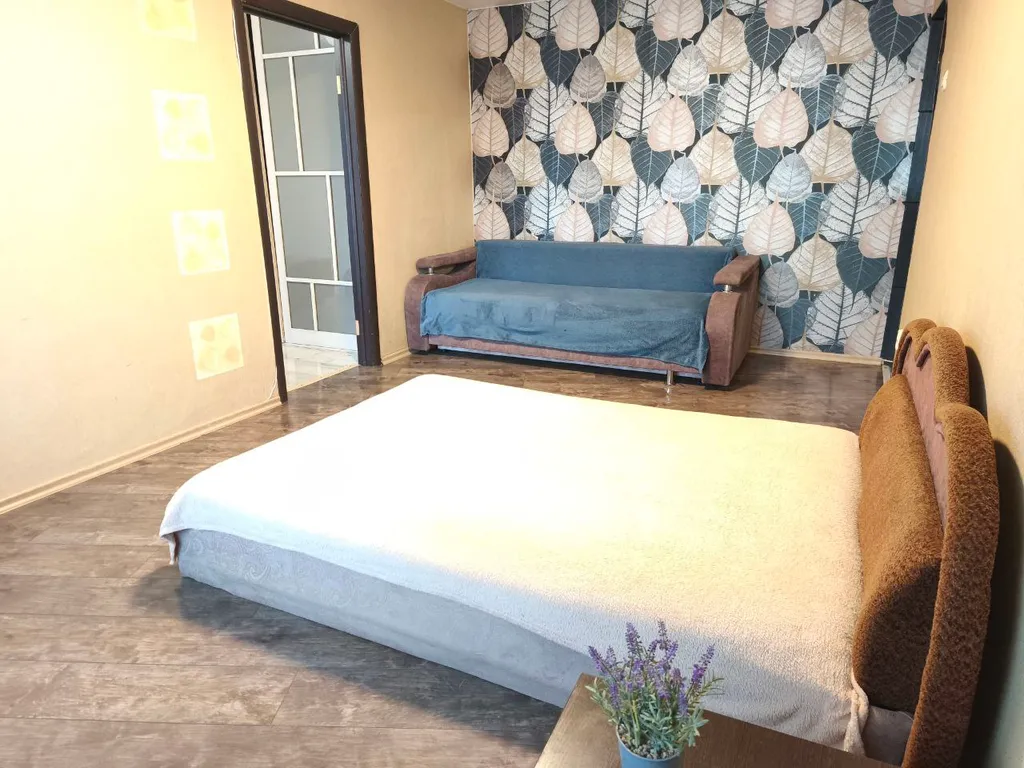 Двухкомнатная квартира в районе предмостной площади