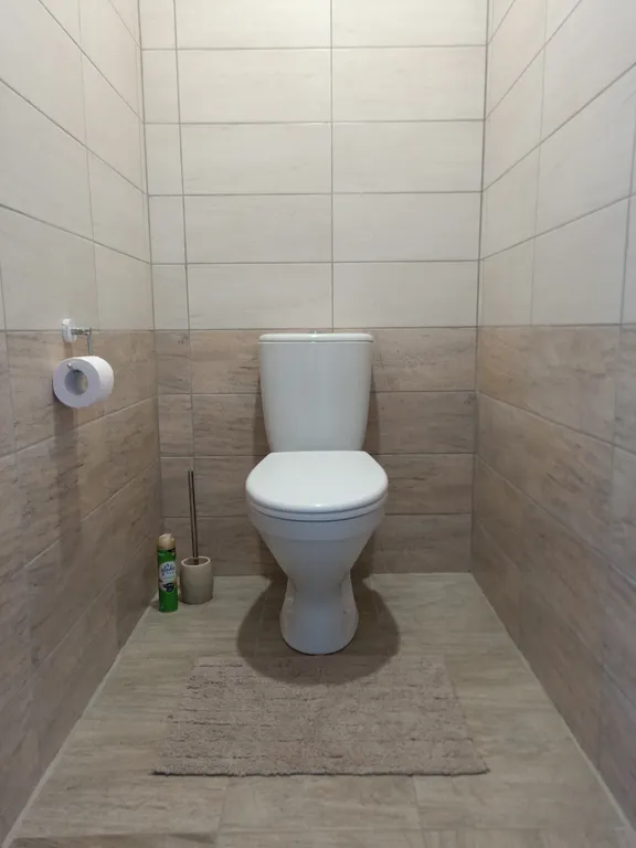 Домик с видом на озеро