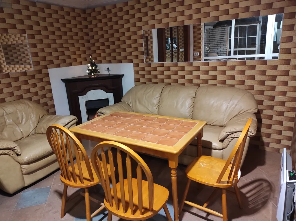 Коттедж с баней и бассейном на участке 6 соток