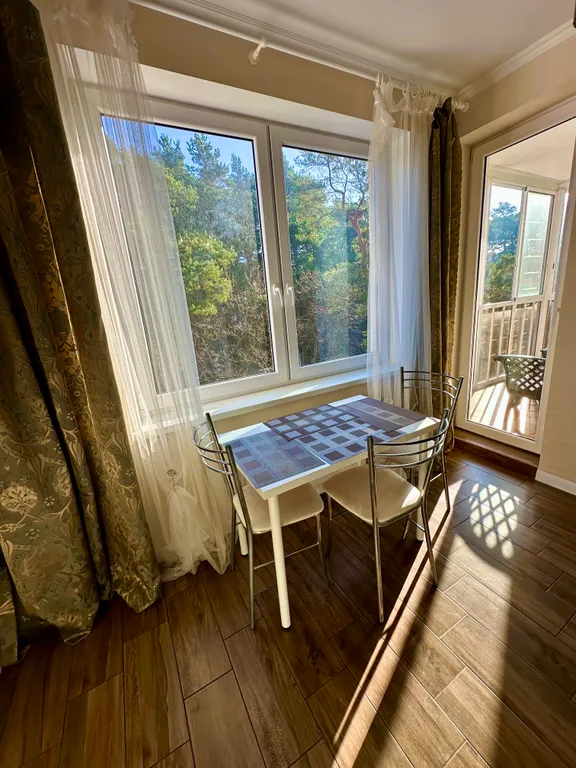 Уютная квартира с видом на сосновый лес