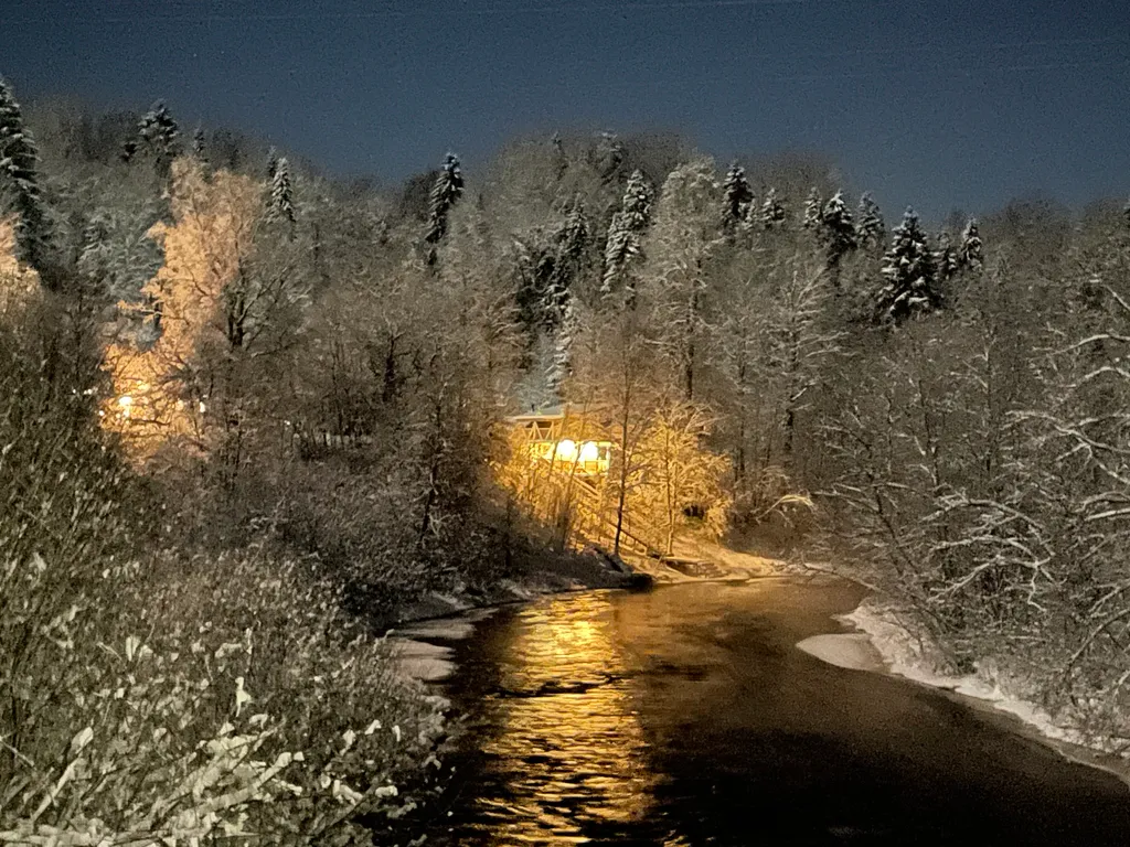 Квартира Уютная мансарда в деревне на оздоровительной базе отдыха "Ребовичи" — Лодейное Поле