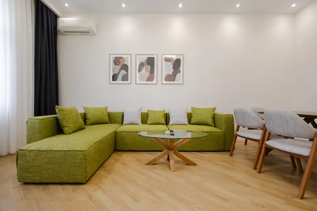 Современная квартира с двумя спальнями и новым ремонтом в центре