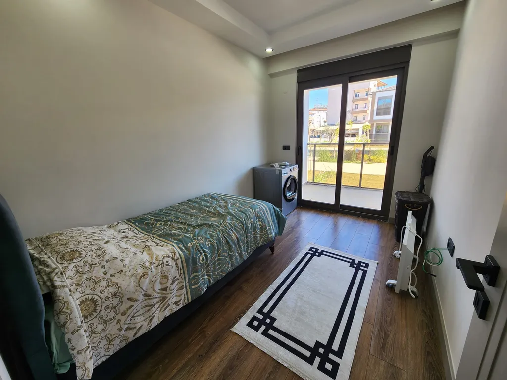 Новая 3-х комнатная квартира недалеко от пляжа в комплексе с бассейном