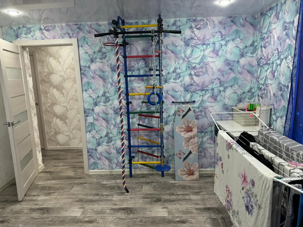 Двухэтажный дом с баней и бассейном