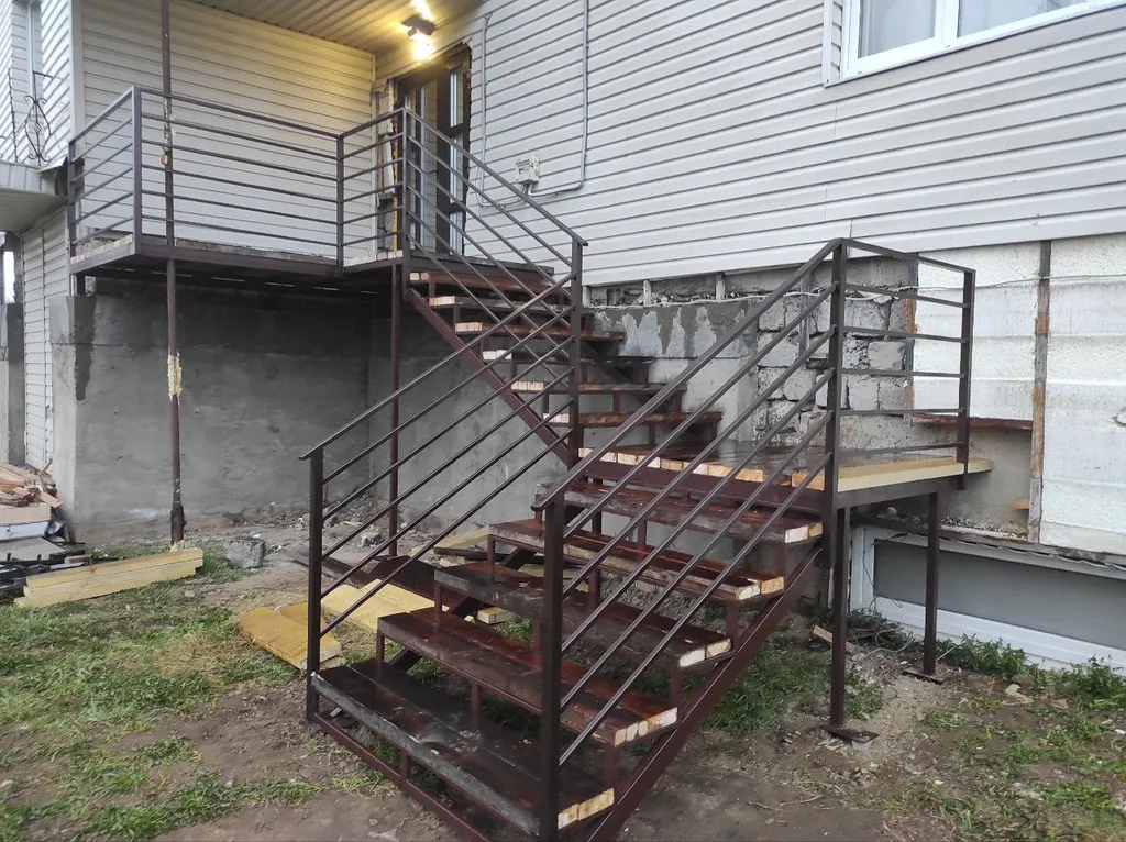 Квартира Комфортная комната с двуспальной кроватью и большим зеркалом на 1 этаж — Ульяновка