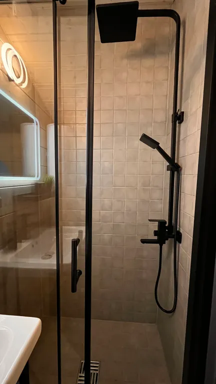 Дом среди леса в 15 минутах езды от города