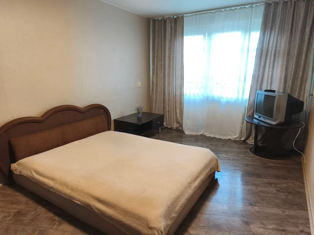 Двухкомнатная квартира в районе предмостной площади