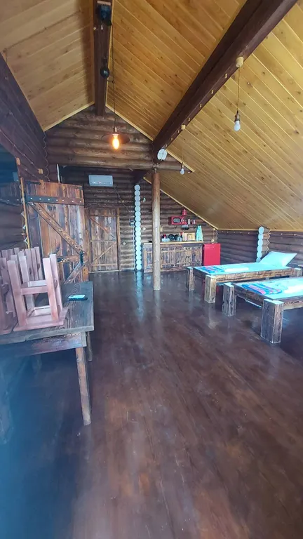 Сруб большой второй этаж с балконом и видом на бассейн