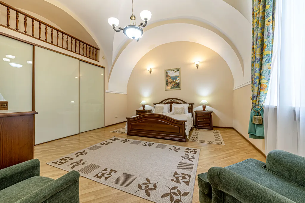 Квартира delux с 4 спальнями и парковкой у Эрмитажа