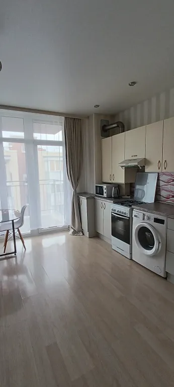 Уютная студия с большим балконом