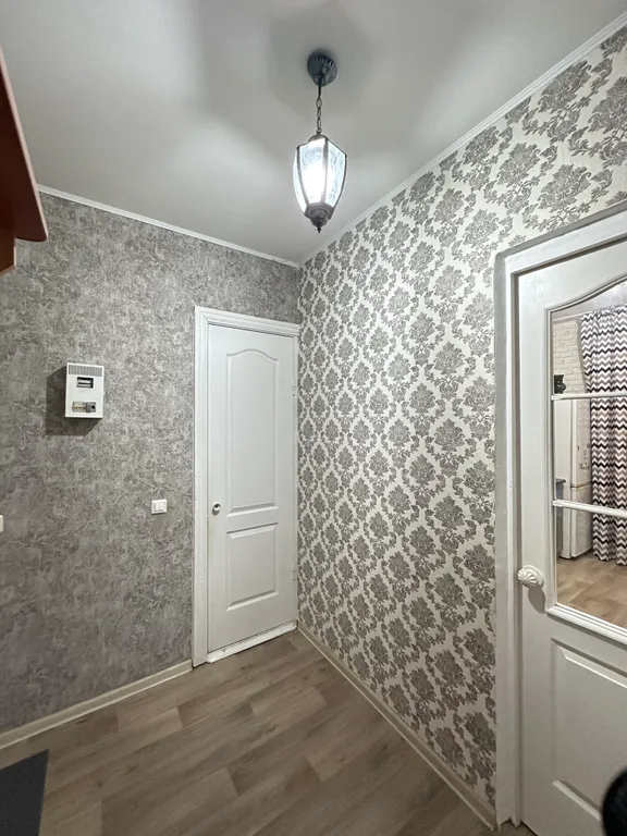 Просторная рядом с рекой и лесом