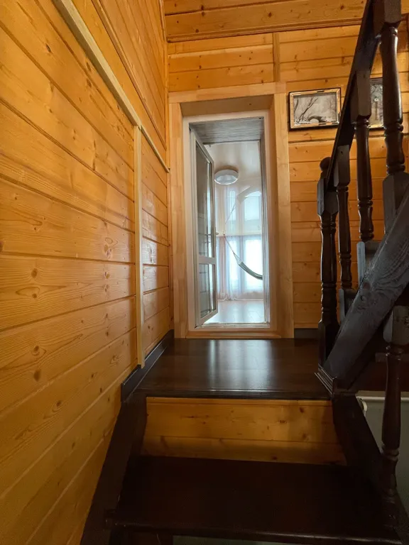 Загородный дом с беседкой