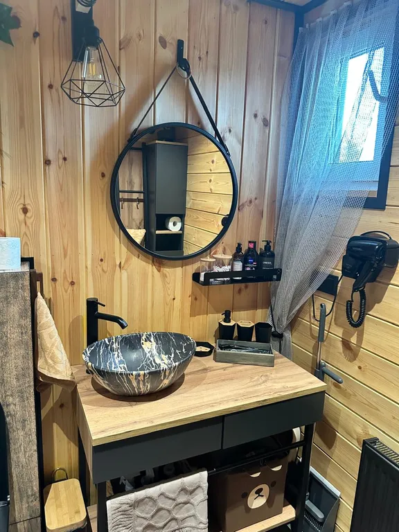 Шале у озера