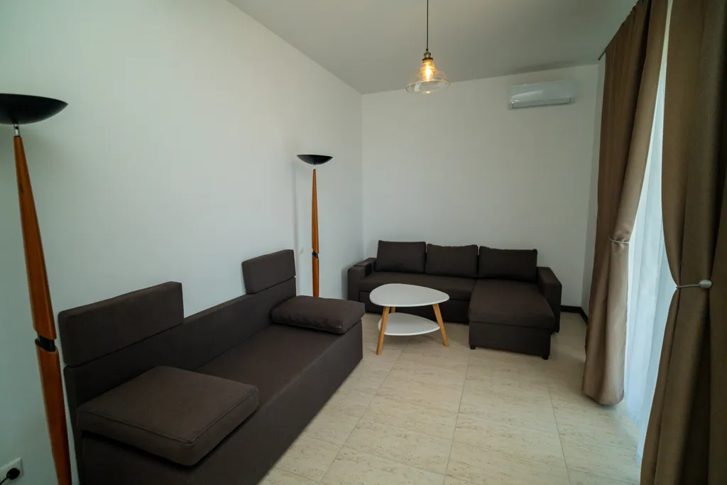 Квартира 3-комнатная Квартира — Кучугуры