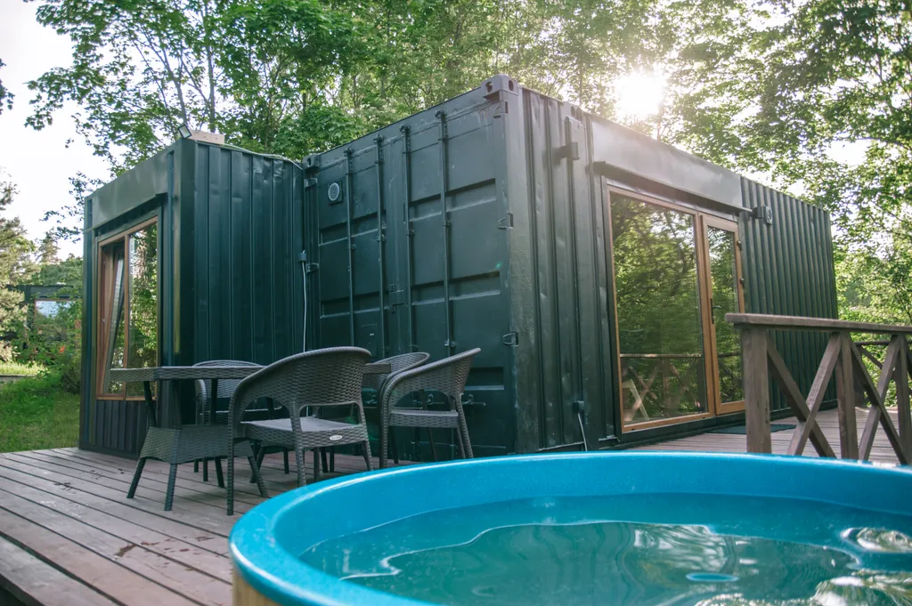 Дом Secret Garden с купелью и панорамными окнами