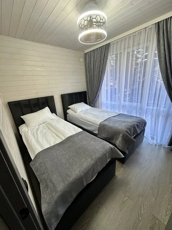 Коттедж 2 новый в самом сердце Домбая