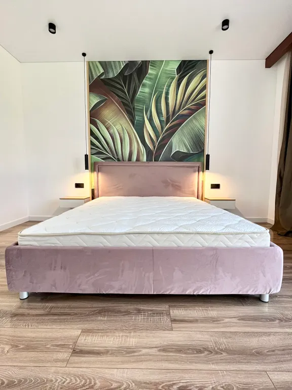 Стильный дом с теплым бассейном и сауной