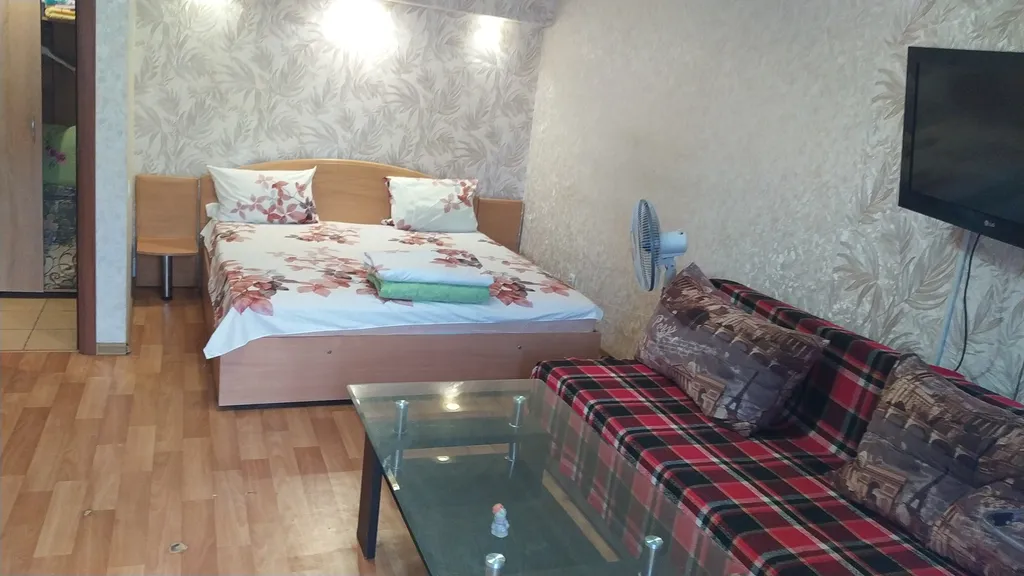 Квартира-студия с барной стойкой — аренда посуточно в Мариуполь