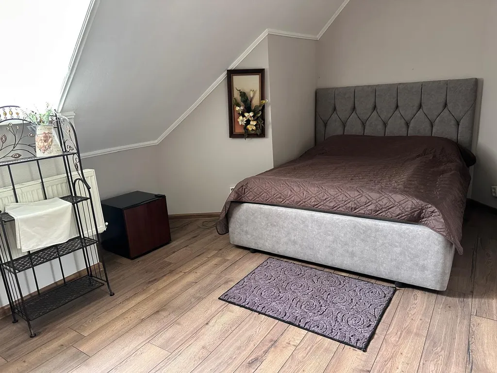 Большой дом с баней, бассейном, мангалом и парковкой