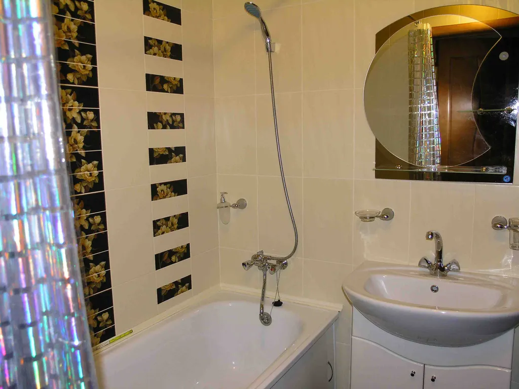 Квартира напротив увауга