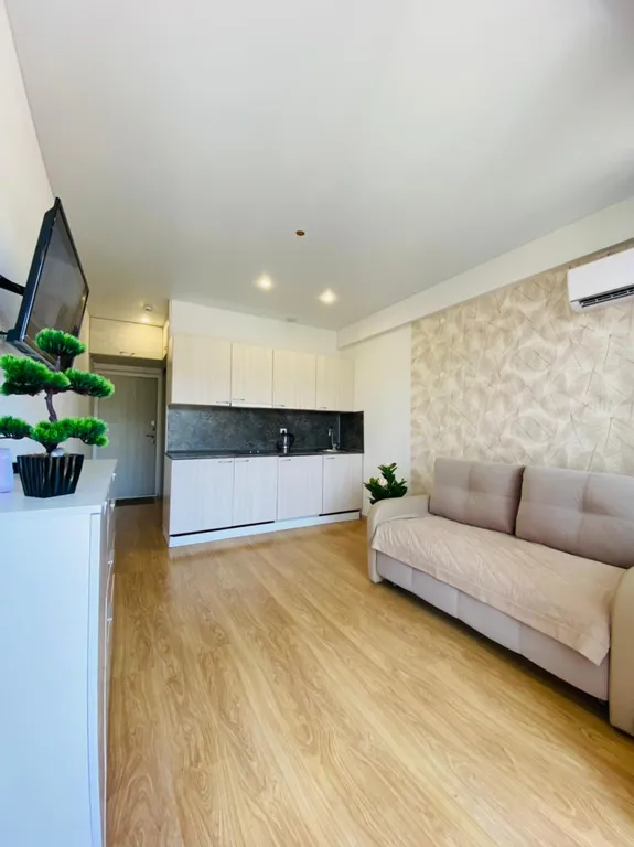 Студия с завораживающим видом и летним бассейном