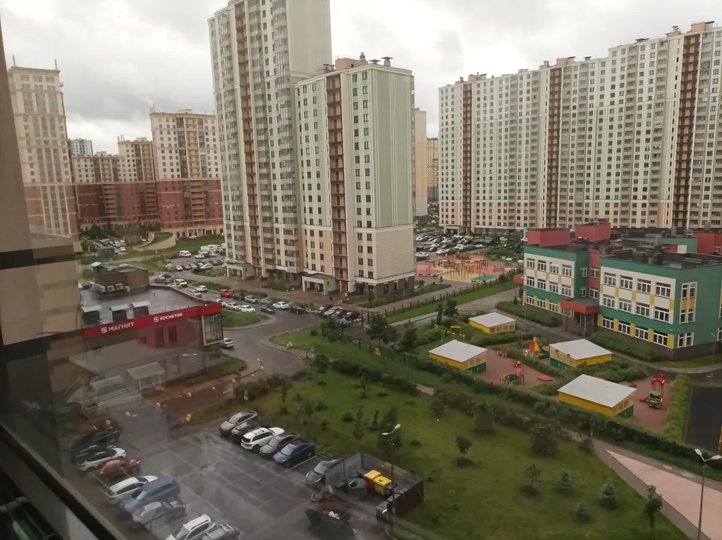Новенькая квартира, магазины во дворе и в доме