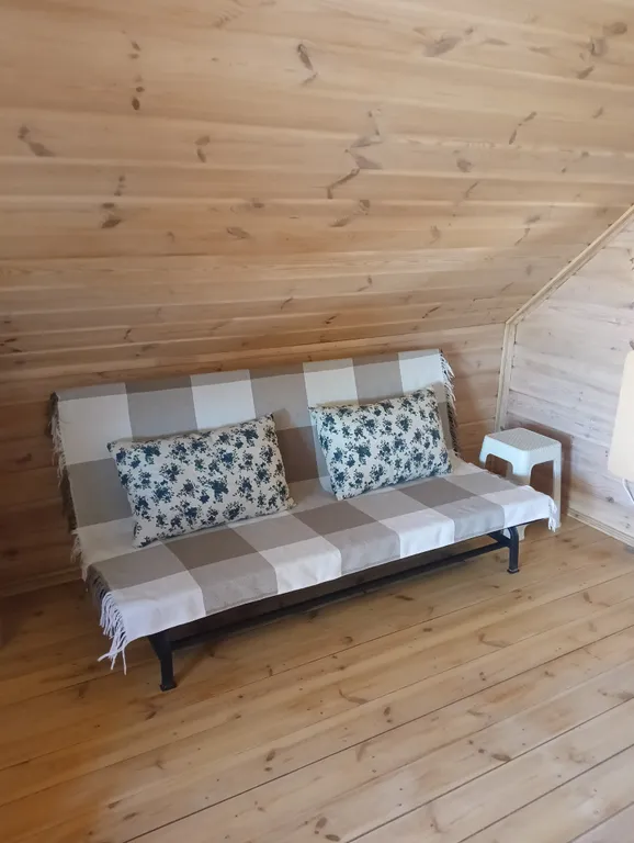 Домик на берегу Оки на территории сельской усадьбы Варежка